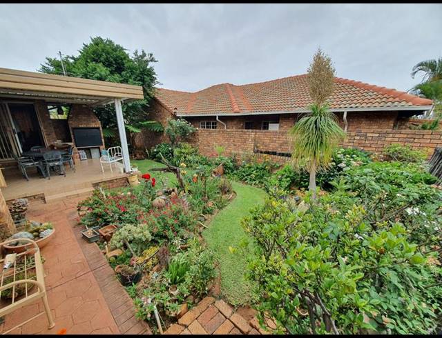 3 BEDROOM HOUSE FOR SALE IN MAGALIESKRUIN